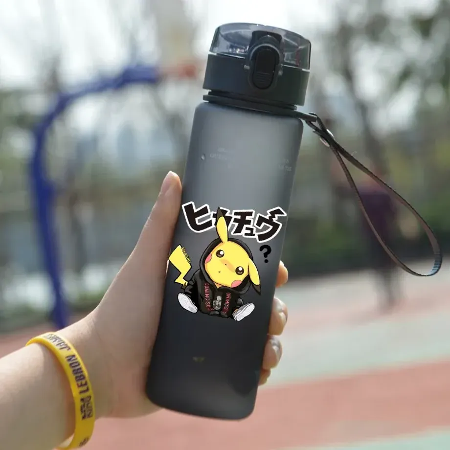 Stylová dětská sportovní láhev na vodu s motivy oblíbených Pokémon