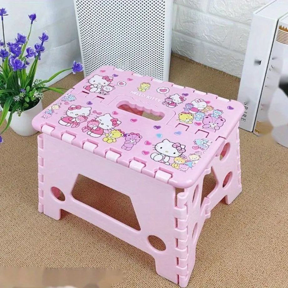 Skládací stolička Hello Kitty šetřící prostor