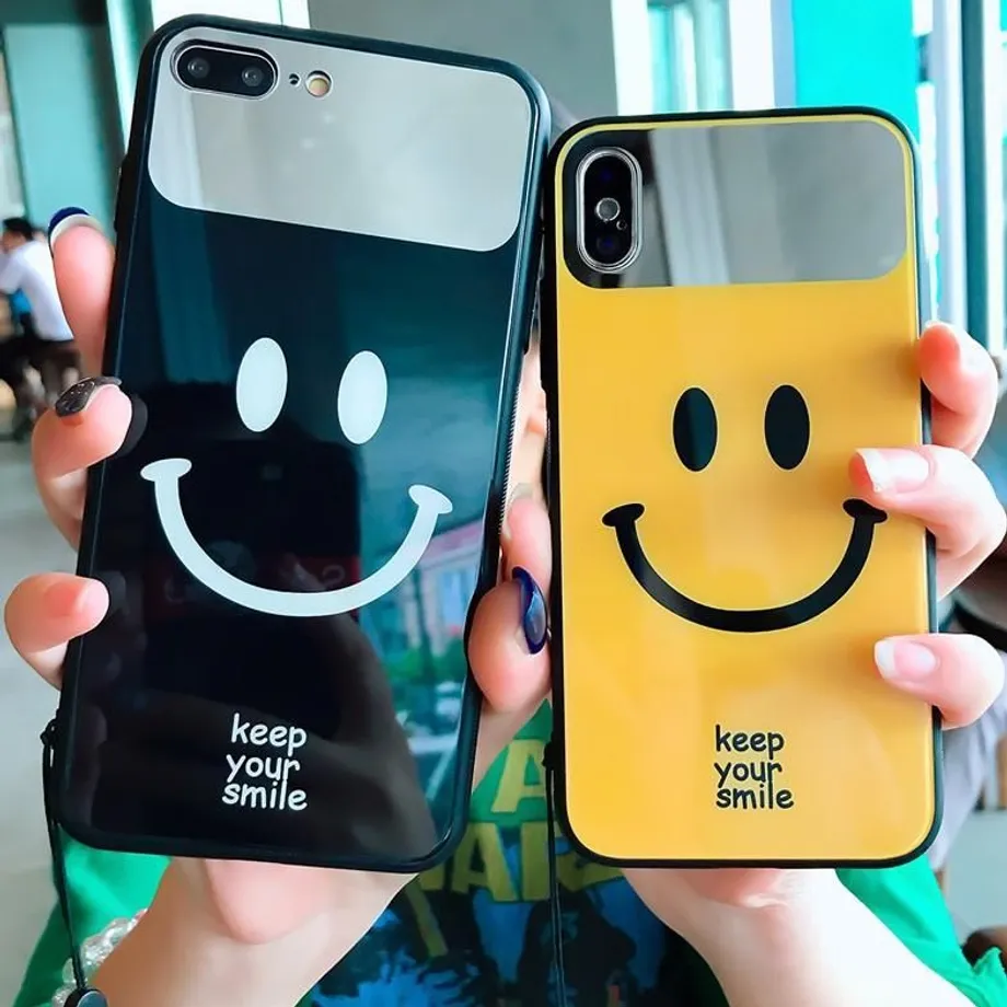 Zrcadlové pouzdro na iPhone Smile Face Black Yellow