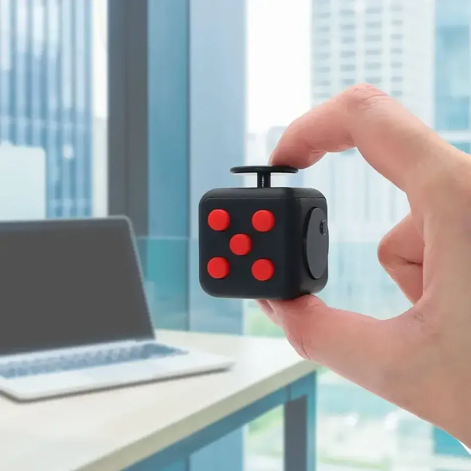 Originální antistresová kostka Fidget Cube