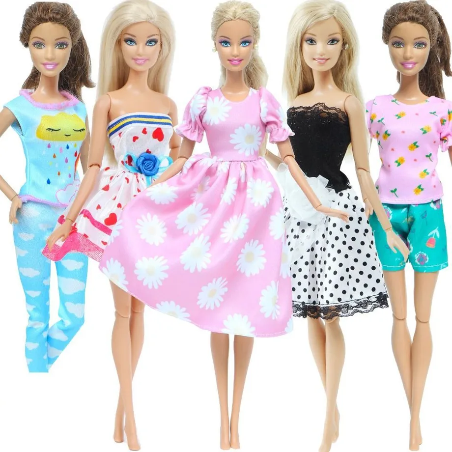 Sada oblečení pro panenku Barbie - 5 ks