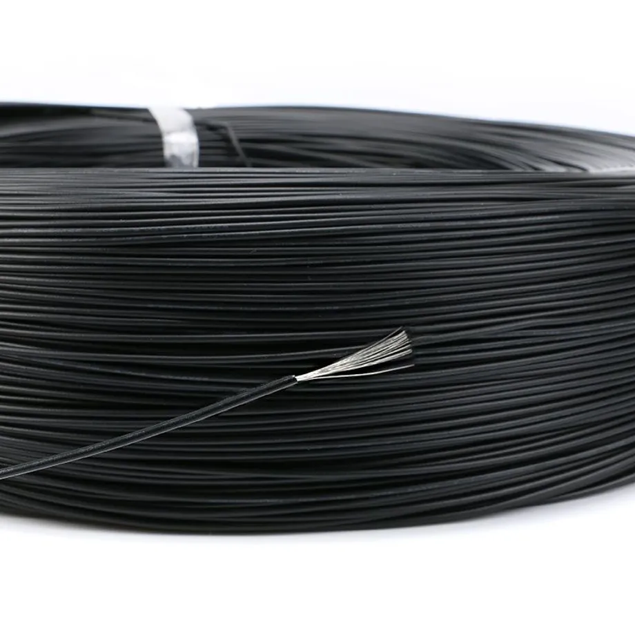 Izolovaný PVC kabel 10 metrů