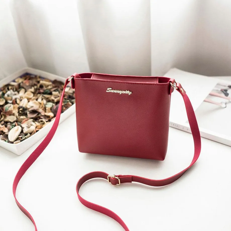 Dámská elegantní crossbody kabelka