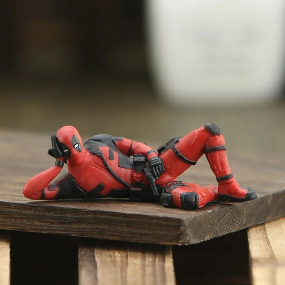 Plastová figurka oblíbené postavy Deadpool