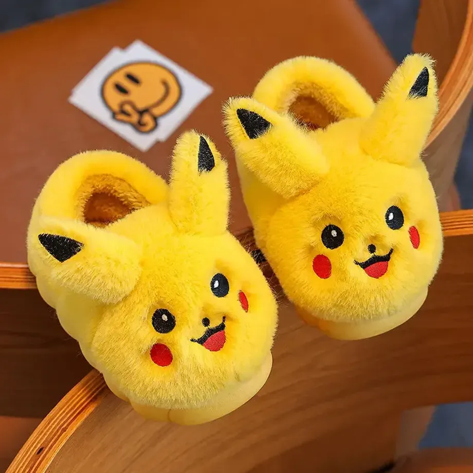 Dětské plyšové zateplené papuče v provedení Pokémon Pikachu