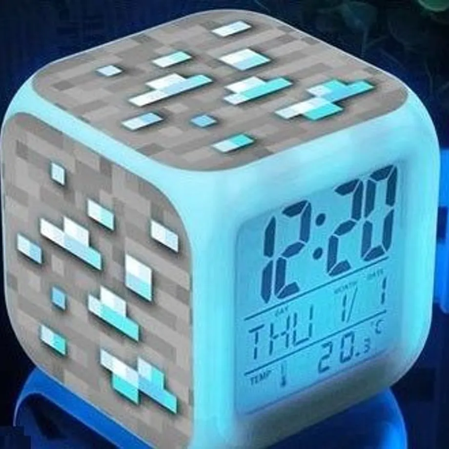 Budík Minecraft s digitálními hodinami s LED displejem