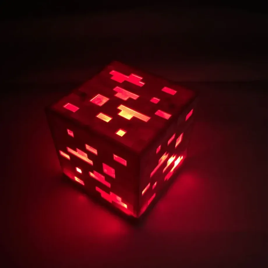 Dekorační nabíjecí lampa v provedení diamantová kostka Minecraft