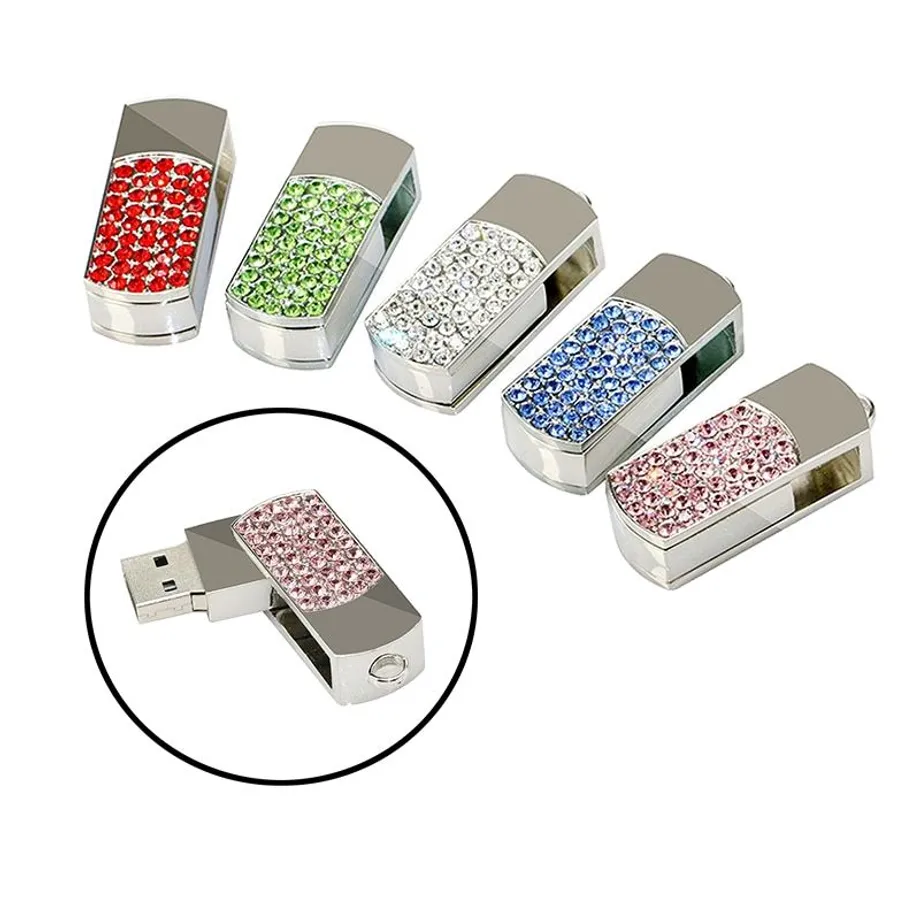 Přívěsek na mini USB flash disk