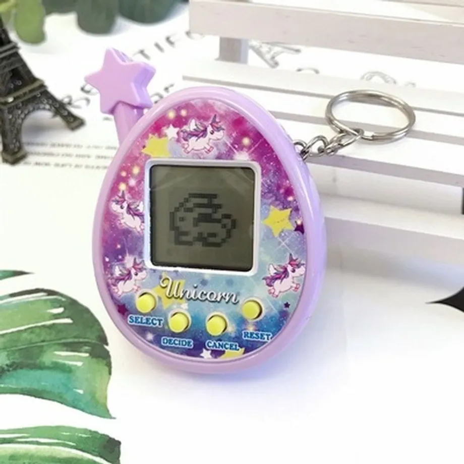 Hra Tamagotchi ve tvaru vajíčka s různými motivy