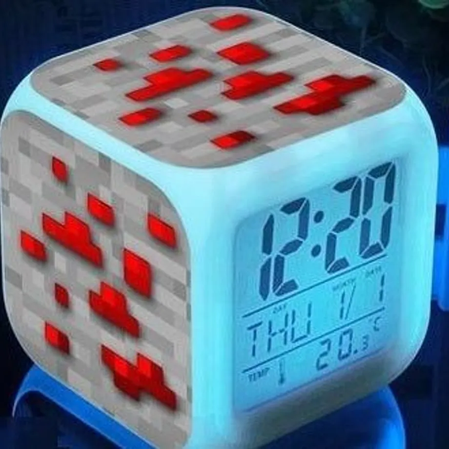 Budík Minecraft s digitálními hodinami s LED displejem