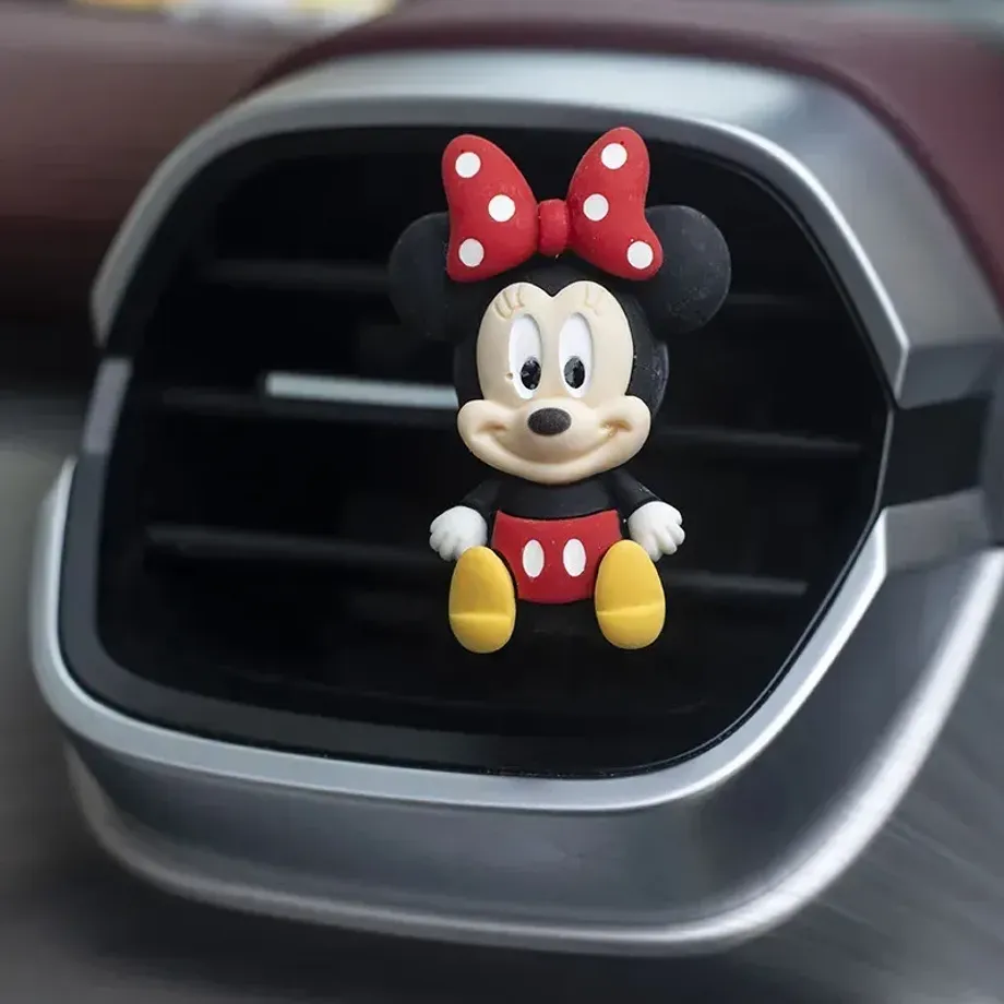 Roztomilý osvěžovač vzduchu do auta v provedení oblíbených postav z pohádek Mickey a Minnie