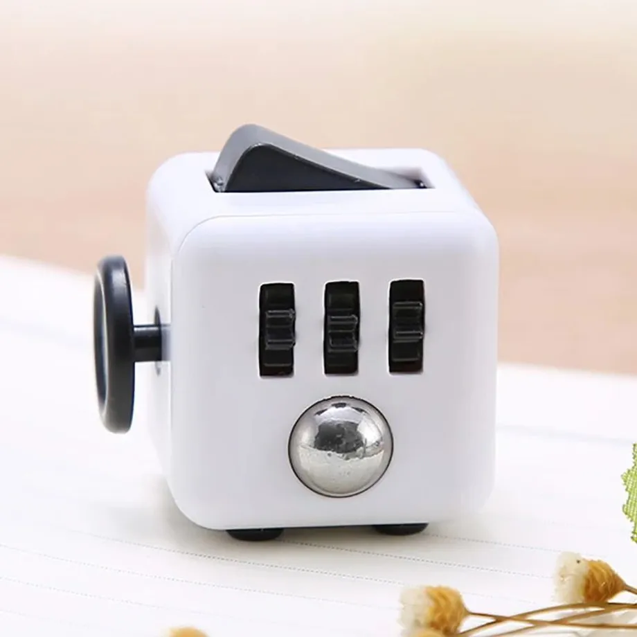 Originální antistresová kostka Fidget Cube