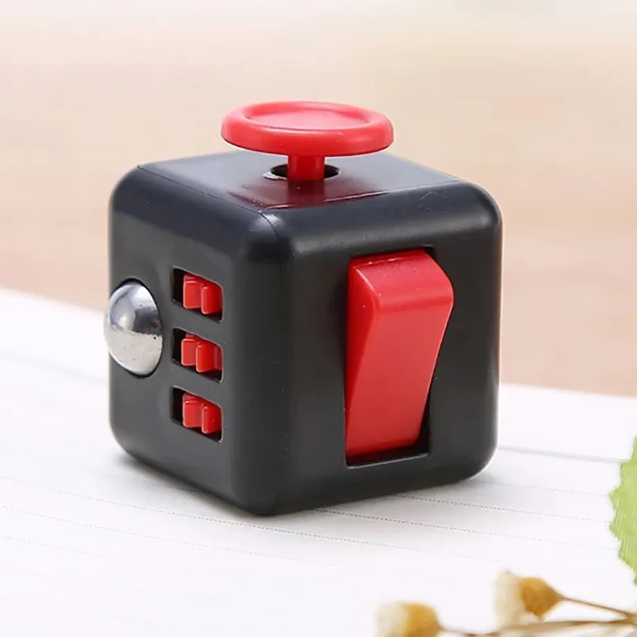 Originální antistresová kostka Fidget Cube