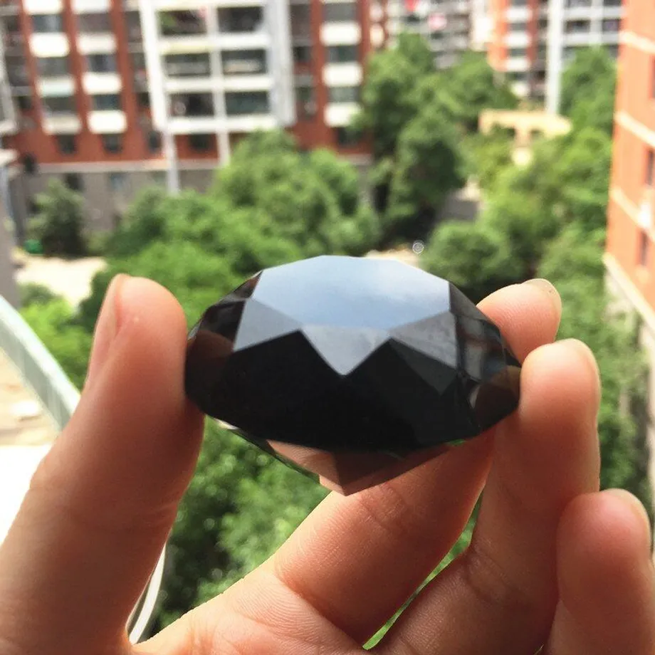 Dekorativní skleněný diamant C478