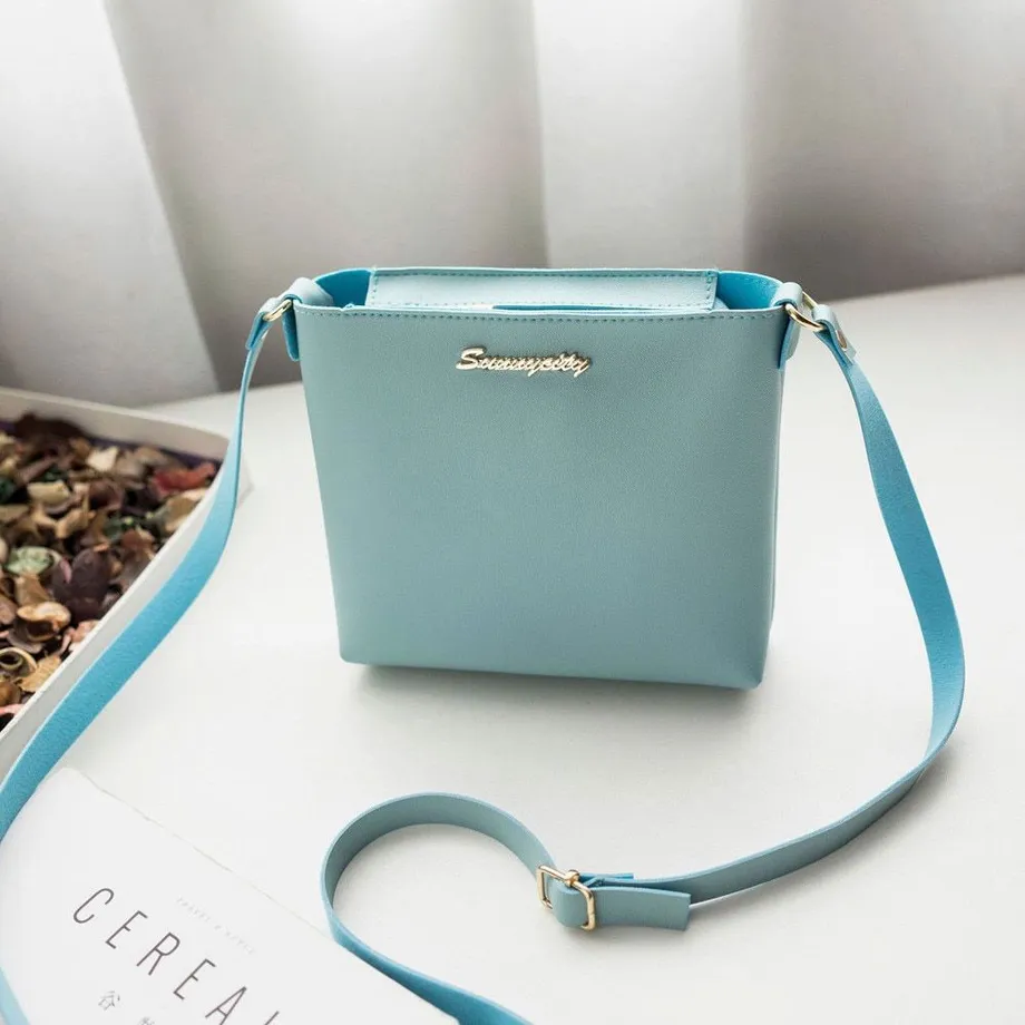 Dámská elegantní crossbody kabelka