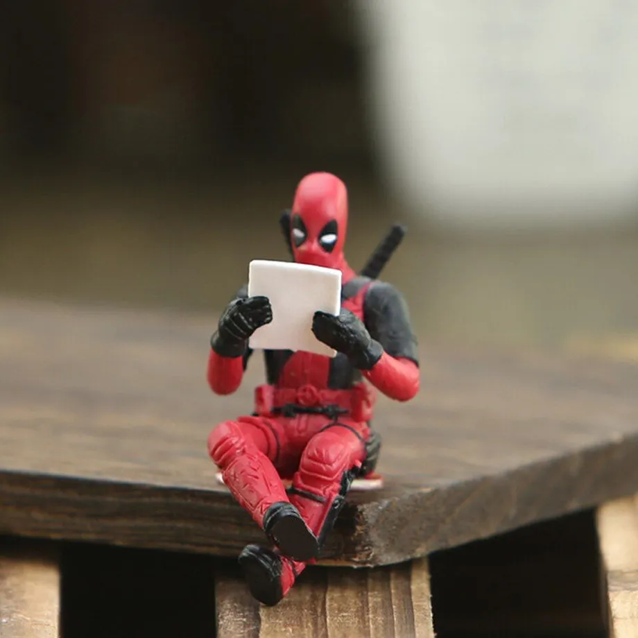 Plastová figurka oblíbené postavy Deadpool