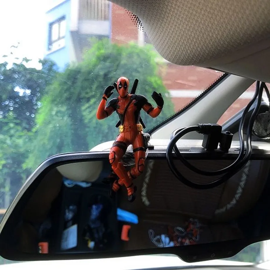 Deadpool minifigurka/postavička Marvel do interiéru auta