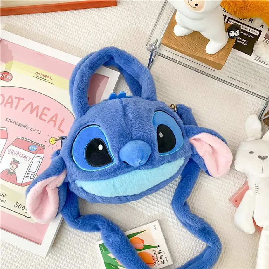 Stylová plyšová kabelka přes rameno ve tvaru hlavy oblíbené pohádkové postavy Stitch