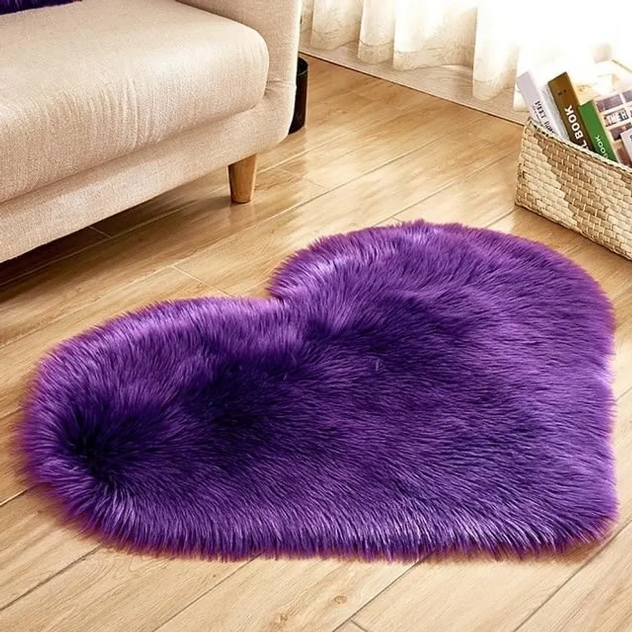 Chlupatý koberec ve tvaru srdce purple 40x50cm-long-velvet