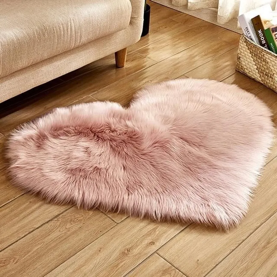 Chlupatý koberec ve tvaru srdce pink 40x50cm-long-velvet