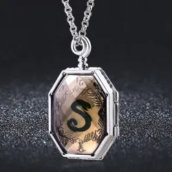 Moderní klasický řetízek z anime Slytherin Horcrux